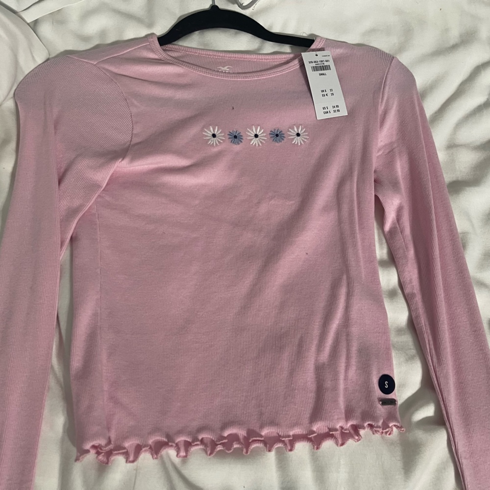 Hollister pink long sleeve never worn!